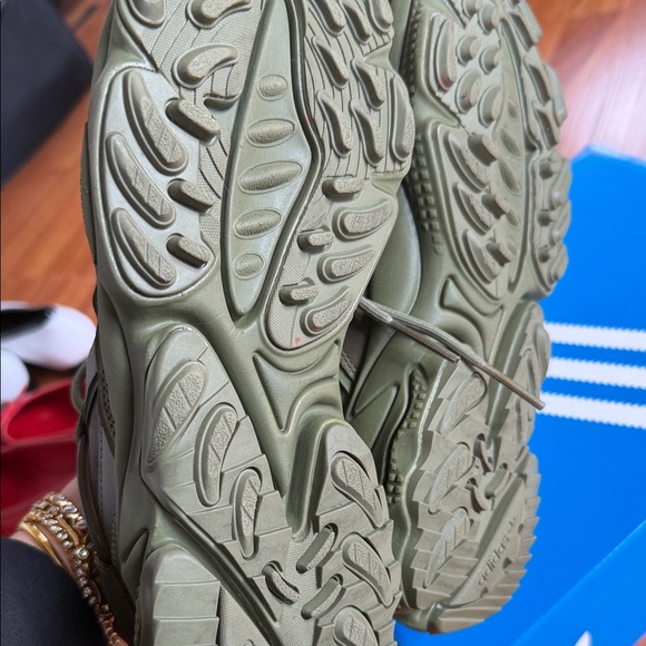 Adidas Men's Khaki olive green Sneakers - Picture 6 of 8